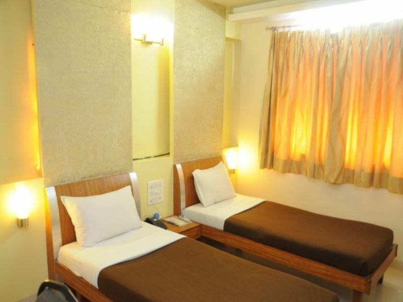 Hotel Parth Residency Ahmedabad Exterior foto