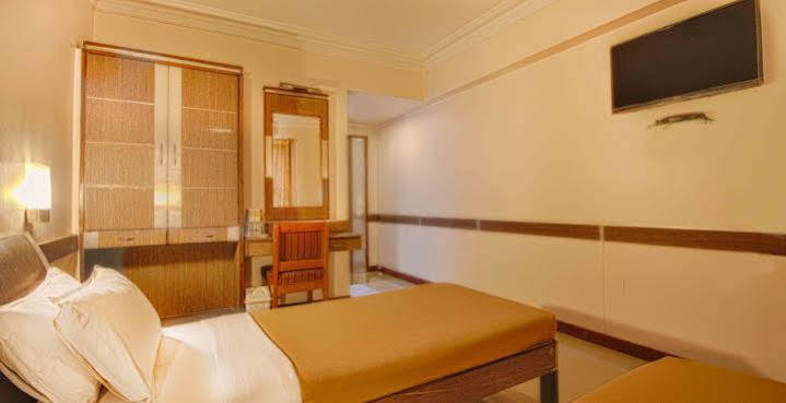 Hotel Parth Residency Ahmedabad Exterior foto